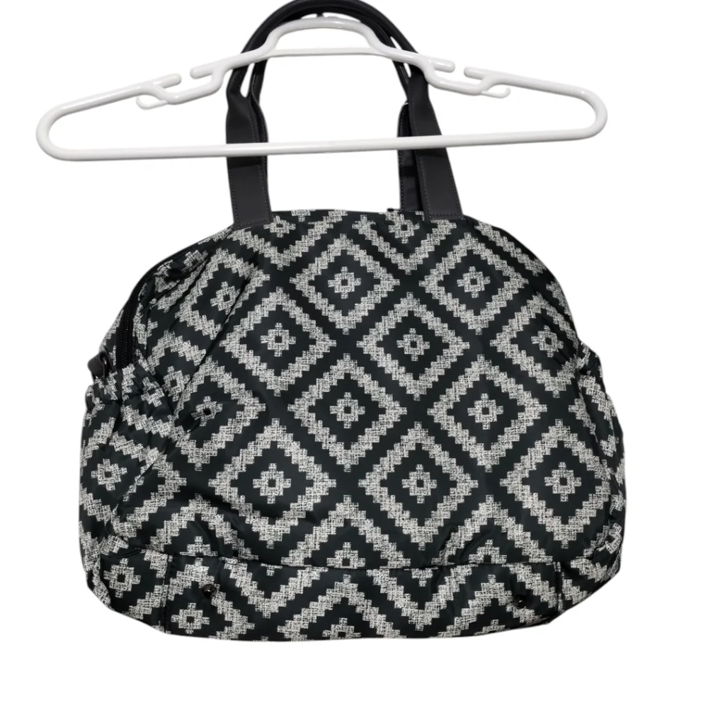 OiOi Multi Zip Pocket Carryall Baby Diaper Bag Black Aztec